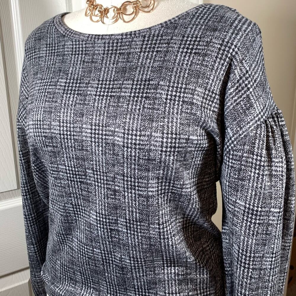 BOBEAU drop sleeves V-back black white plaid hounds tooth small pullover top